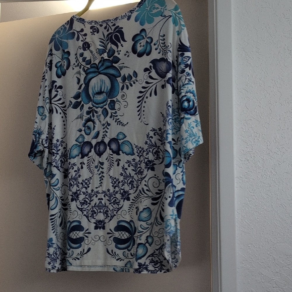Johnny Was White and Blue Graphic Blouse, - Picture 2 of 5